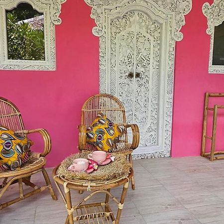 Готель United Colors Of Lembongan Екстер'єр фото