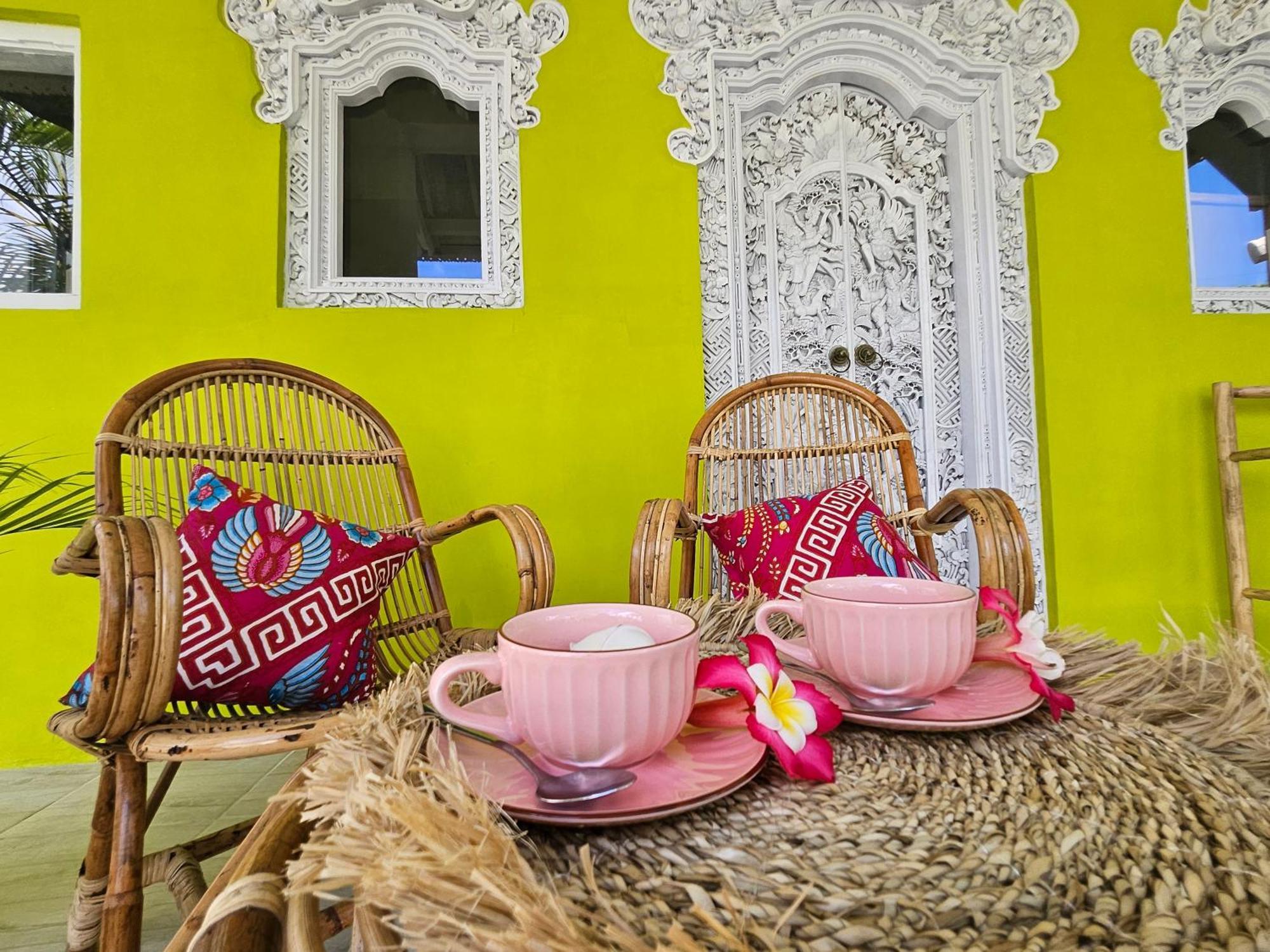Готель United Colors Of Lembongan Екстер'єр фото