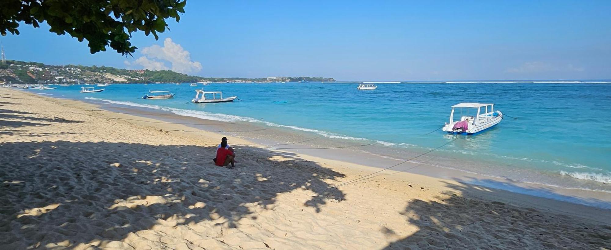 Готель United Colors Of Lembongan Екстер'єр фото