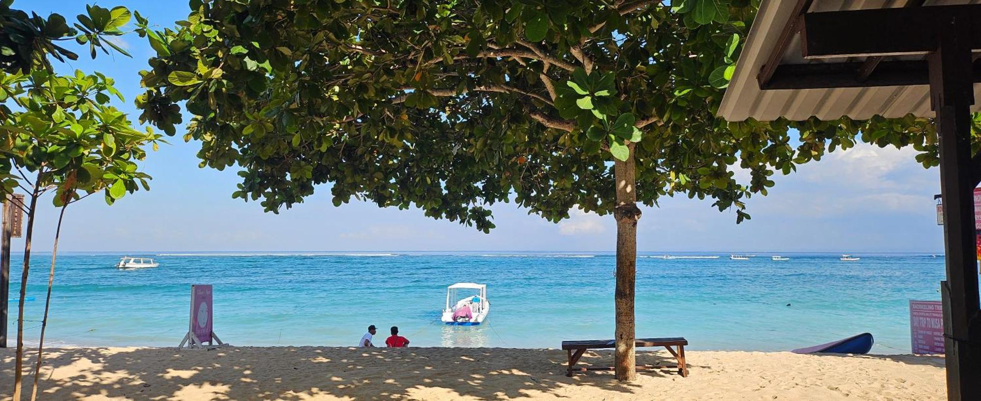 Готель United Colors Of Lembongan Екстер'єр фото